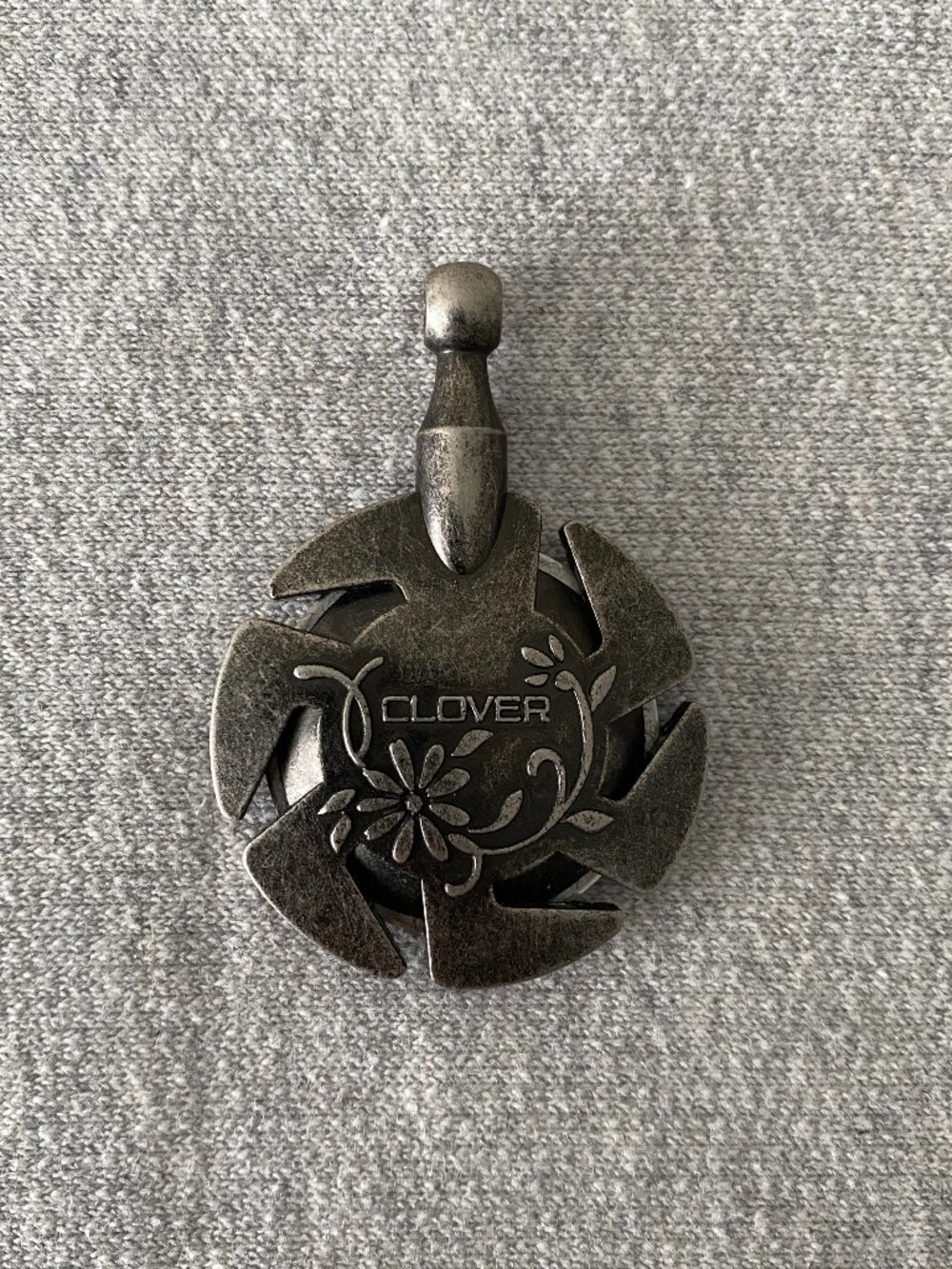 NWOT Clover Yarn Cutter Pendant Antique Silver